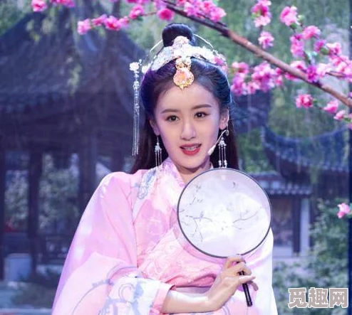 精东苏小小一起的女演员是谁演的？震惊！她竟然是去年最热门的当红小花！