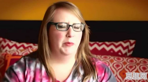 欧美大肥逼：震惊全球的最新视频曝光，令人难以置信的场面引发热议！