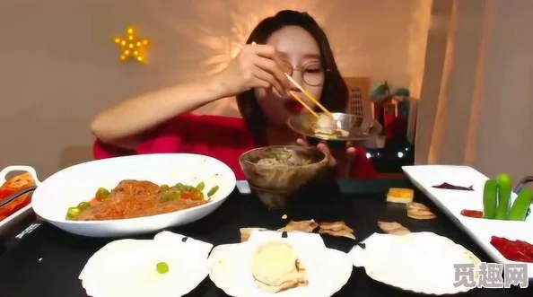 美女吃j8，近日引发热议，网友纷纷讨论其背后的文化现象与饮食习惯，话题持续升温