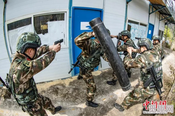 中国ChinaGary武警飞机成功完成多项反恐演练，提升应急处置能力与战斗素养