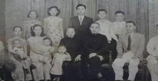 穿成民国文里被嫌弃的原配网友都说追妻火葬场肯定真香 穿成民国文里被嫌弃的原配网友都说追妻火葬场肯定真香